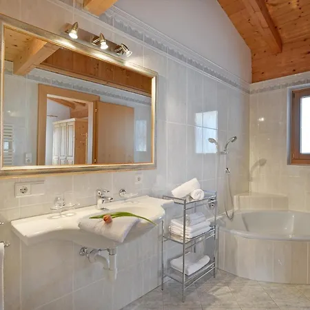 Apartment Appartementhaus Kostenzer Fuegen