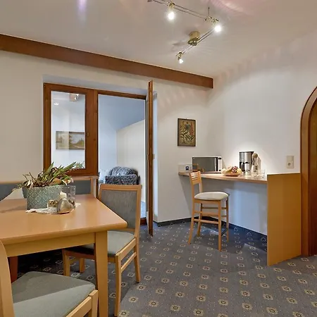 Apartment Appartementhaus Kostenzer Fuegen